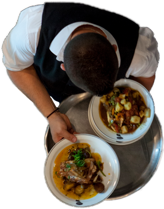 mesero-bandeja-arriba